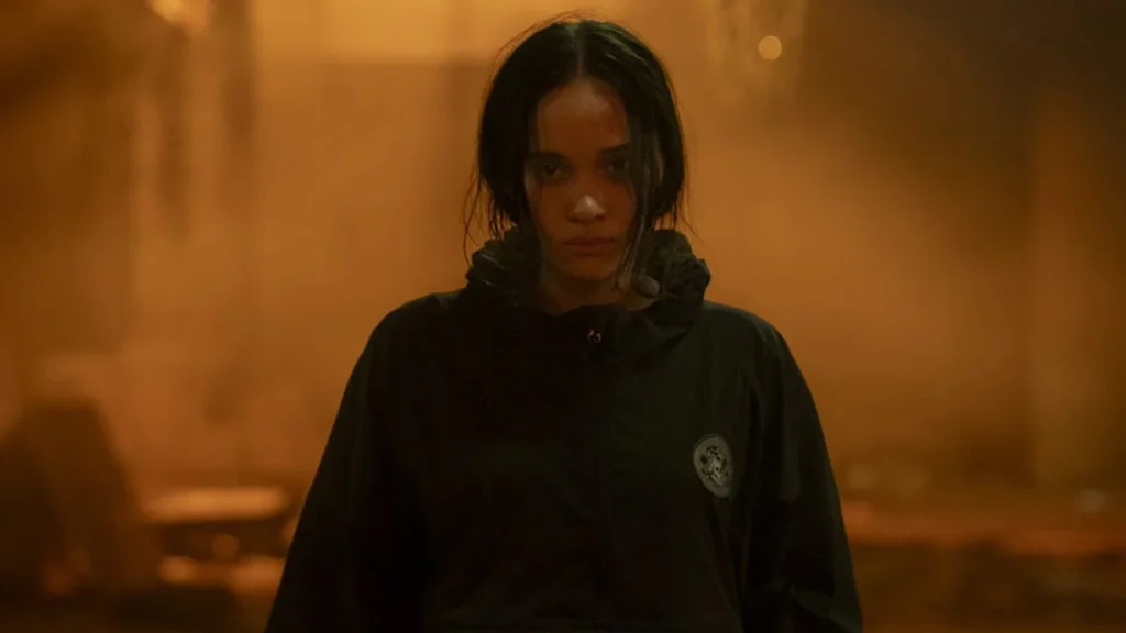Review film The Shadow Strays dan penjelasan ending apakah 13 selamat diperankan Aurora Ribero